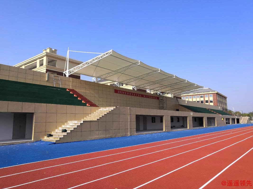 县域体育 向上生长（体育大看台）