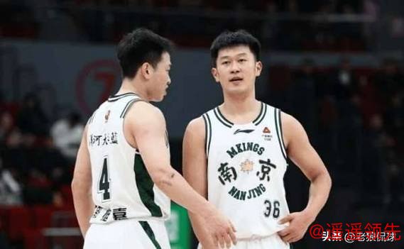 又输了！45岁少帅，上任后5胜12负，将季后赛球队，带到了倒数第3