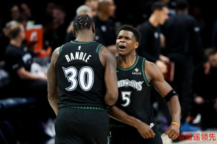 爱德华兹26+5鲍威尔21分 森林狼扑灭热火迎三连胜