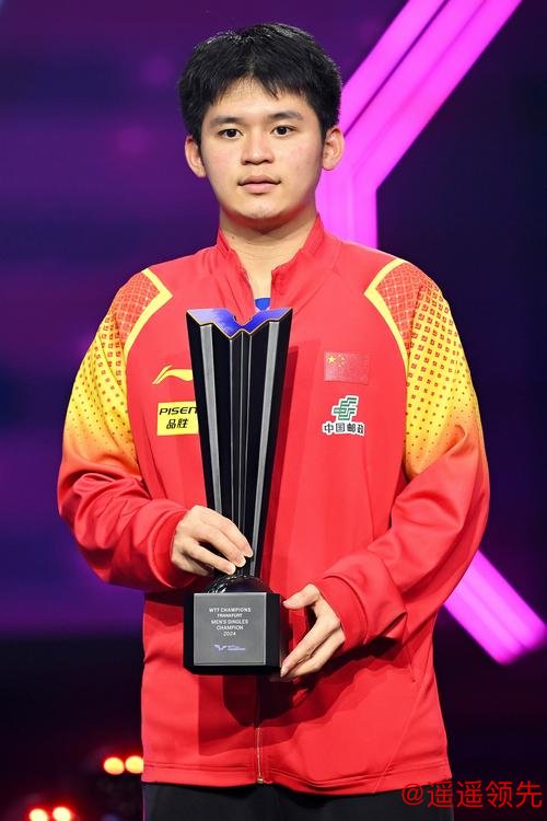 法兰克福冠军赛国乒包揽双冠 林诗栋王曼昱问鼎